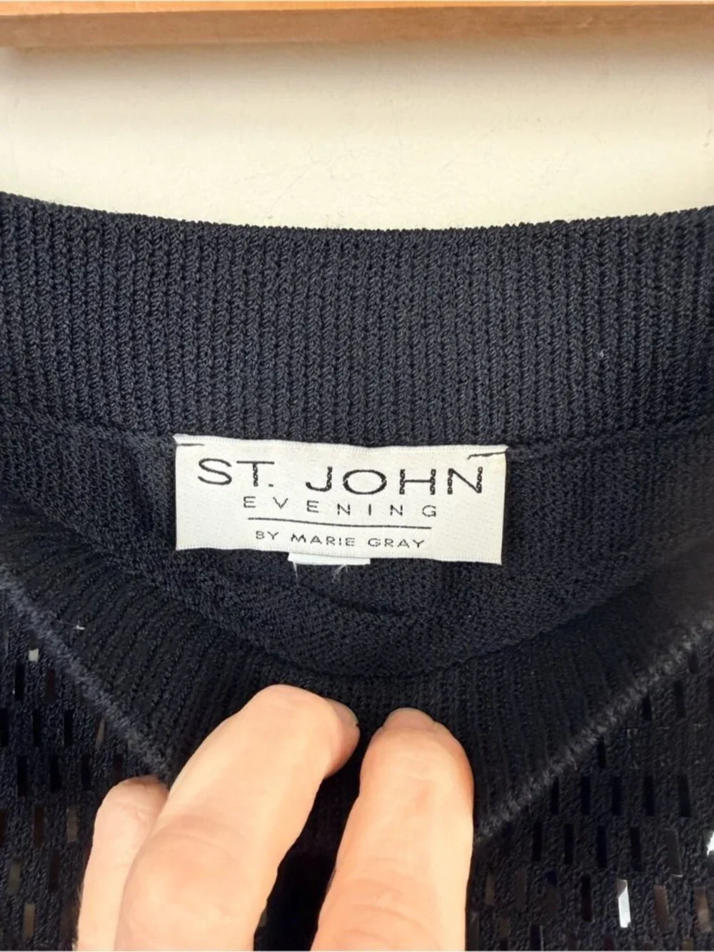 ST JOHN black sequin knit pencil skirt size 4